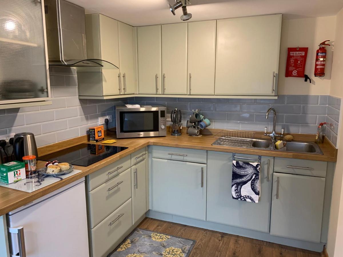 1 Bed-Pet Friendly-Parking-Patio-Close To Coasts North Hill ภายนอก รูปภาพ