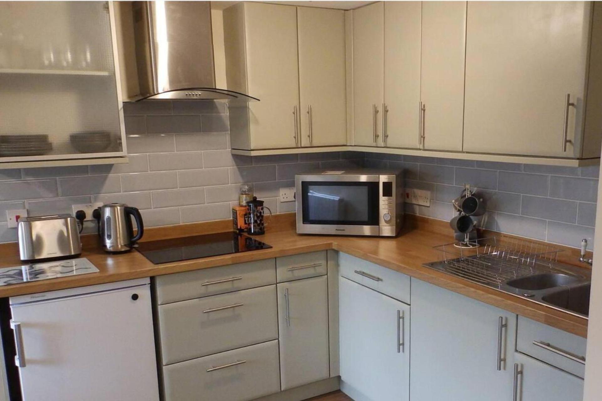 1 Bed-Pet Friendly-Parking-Patio-Close To Coasts North Hill ภายนอก รูปภาพ